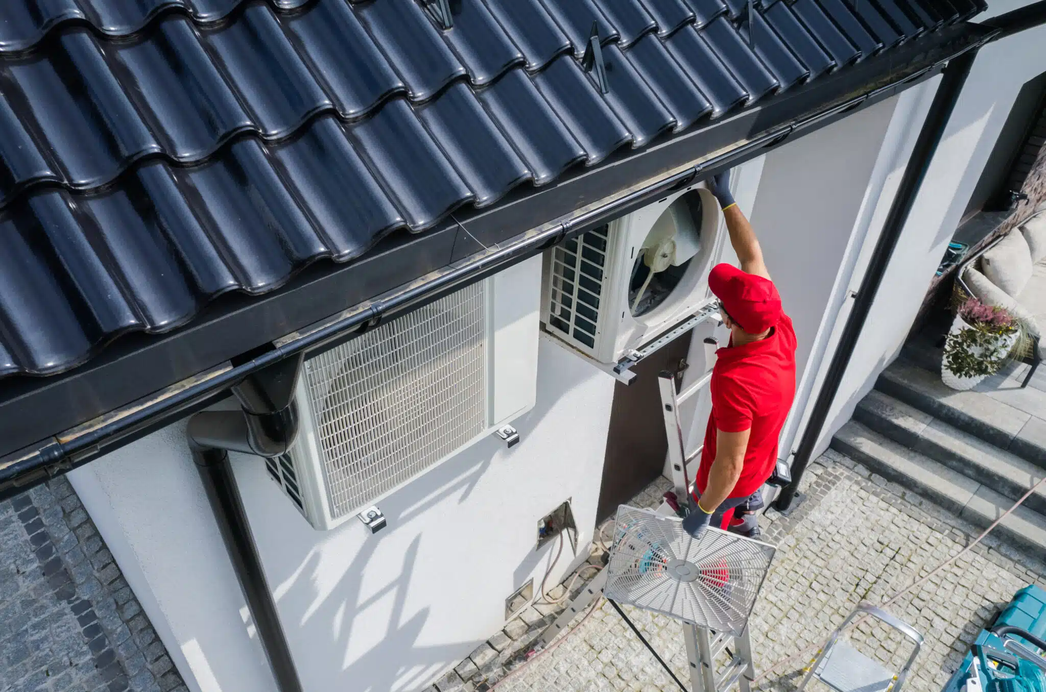 residential air condition outdoor units servicing