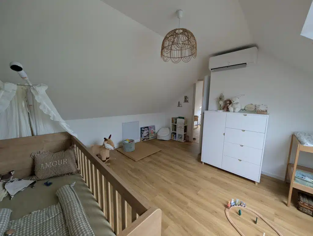 aménagement combles lavardin chambre enfant